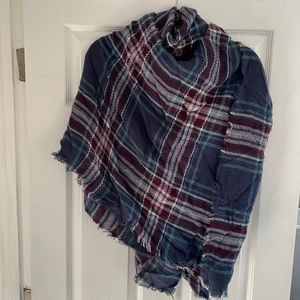 Plaid women’s blanket scarf